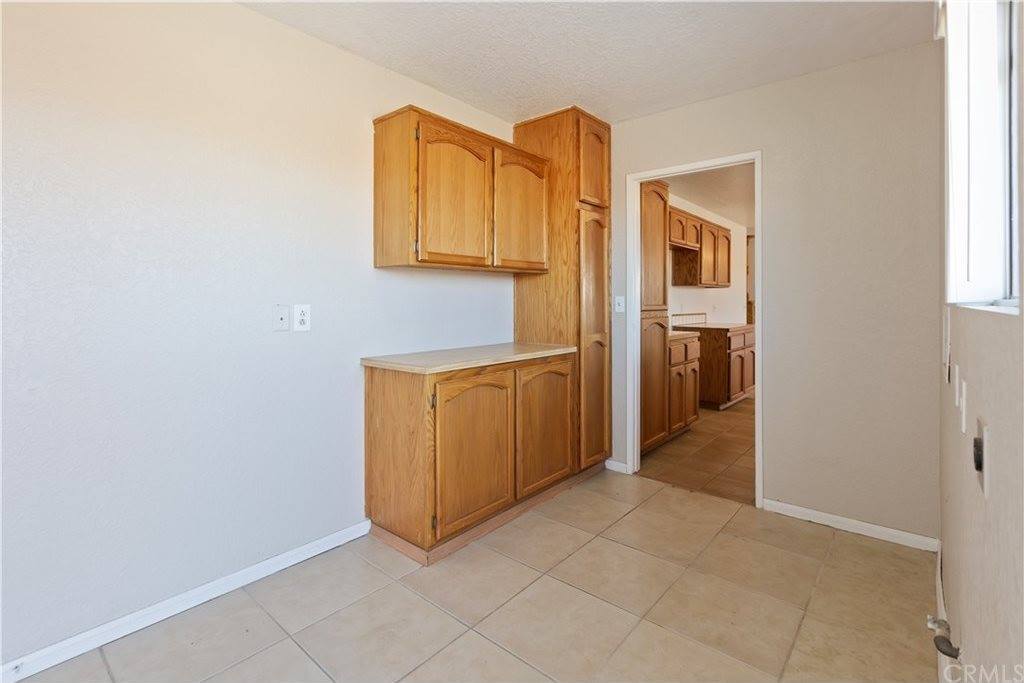 11940 Running Deer Road, Apple Valley, CA 92308