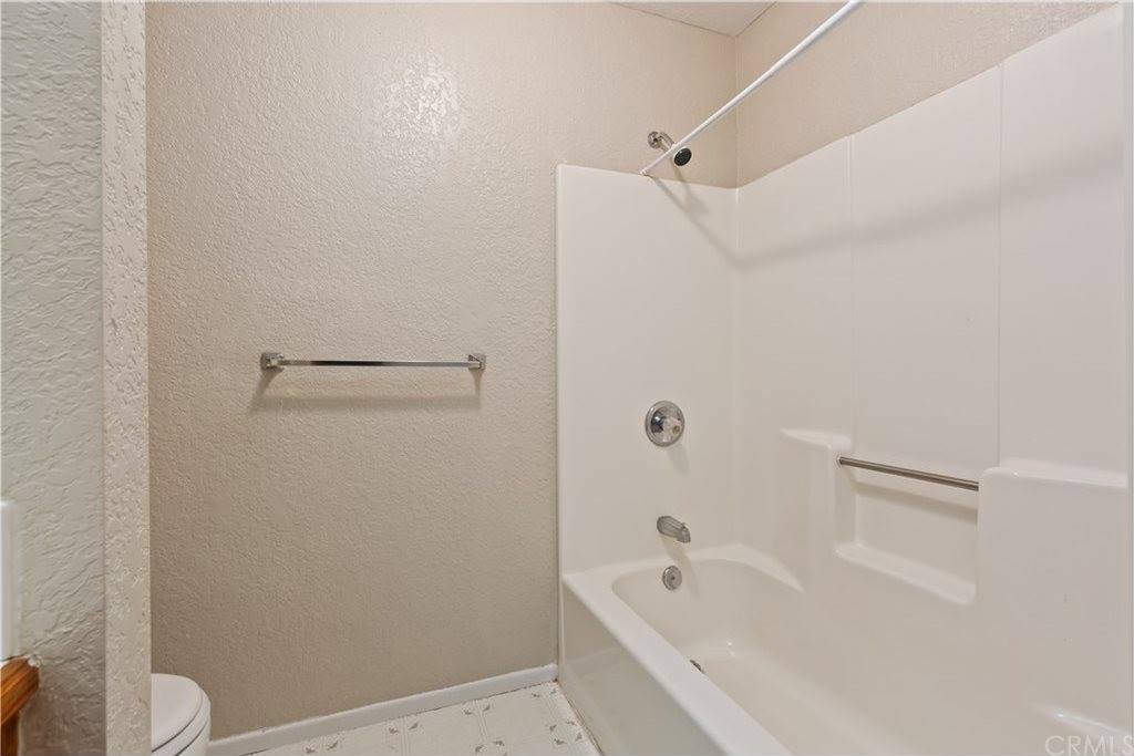 11940 Running Deer Road, Apple Valley, CA 92308