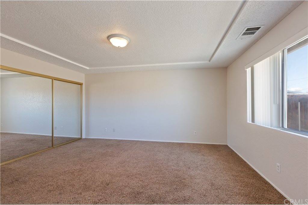 11940 Running Deer Road, Apple Valley, CA 92308