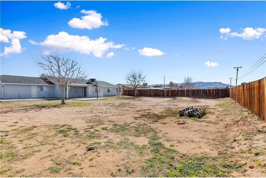 11940 Running Deer Road, Apple Valley, CA 92308