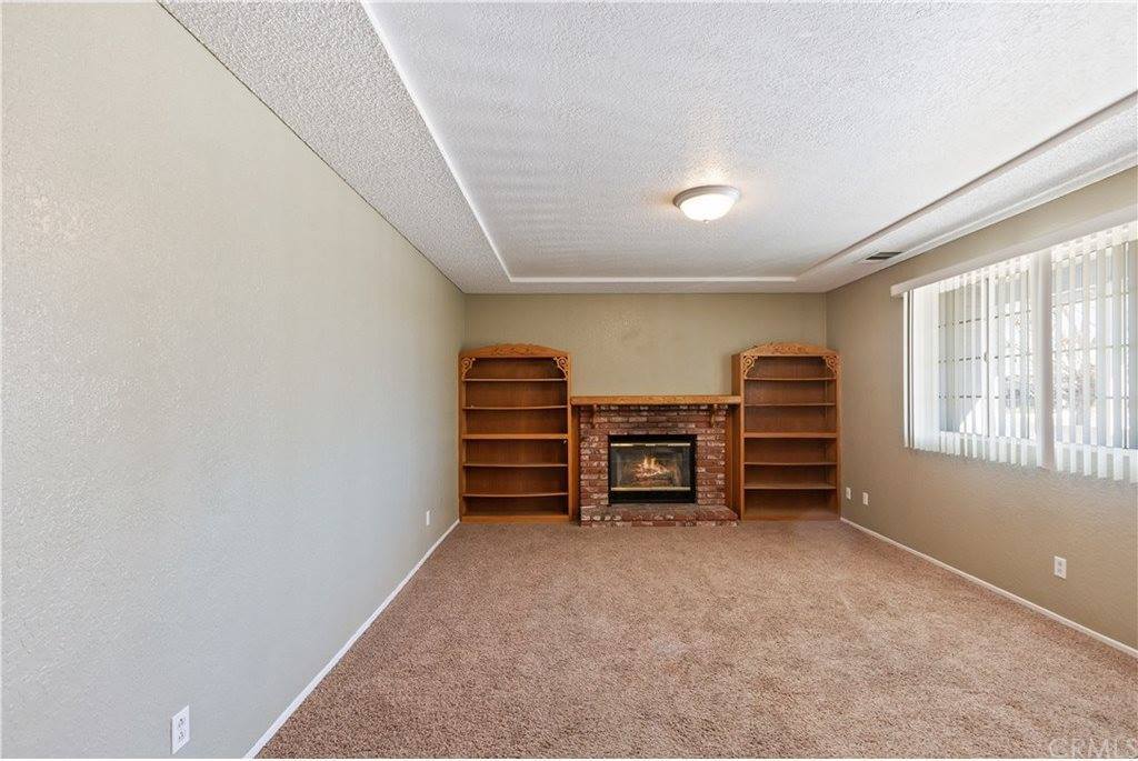 11940 Running Deer Road, Apple Valley, CA 92308