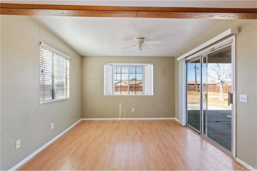 11940 Running Deer Road, Apple Valley, CA 92308