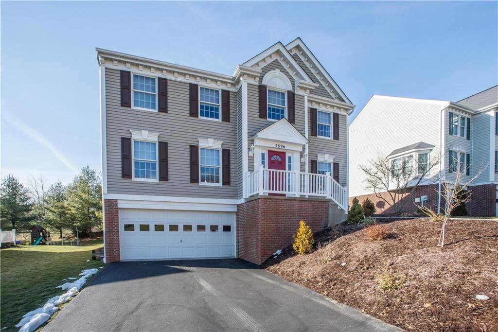 5696 Villahaven Dr, Bethel Park, PA 15236