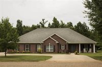 30 Saddlebrook Dr, Texarkana, TX 75501