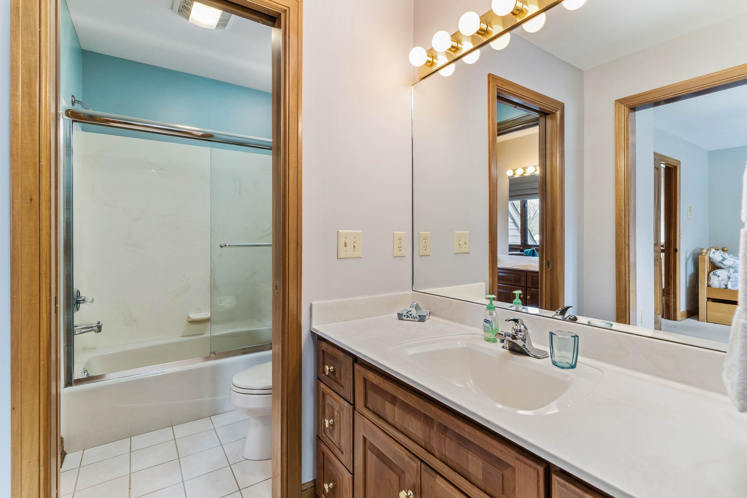 4090 Oxford Drive, Upper Arlington, OH 43220