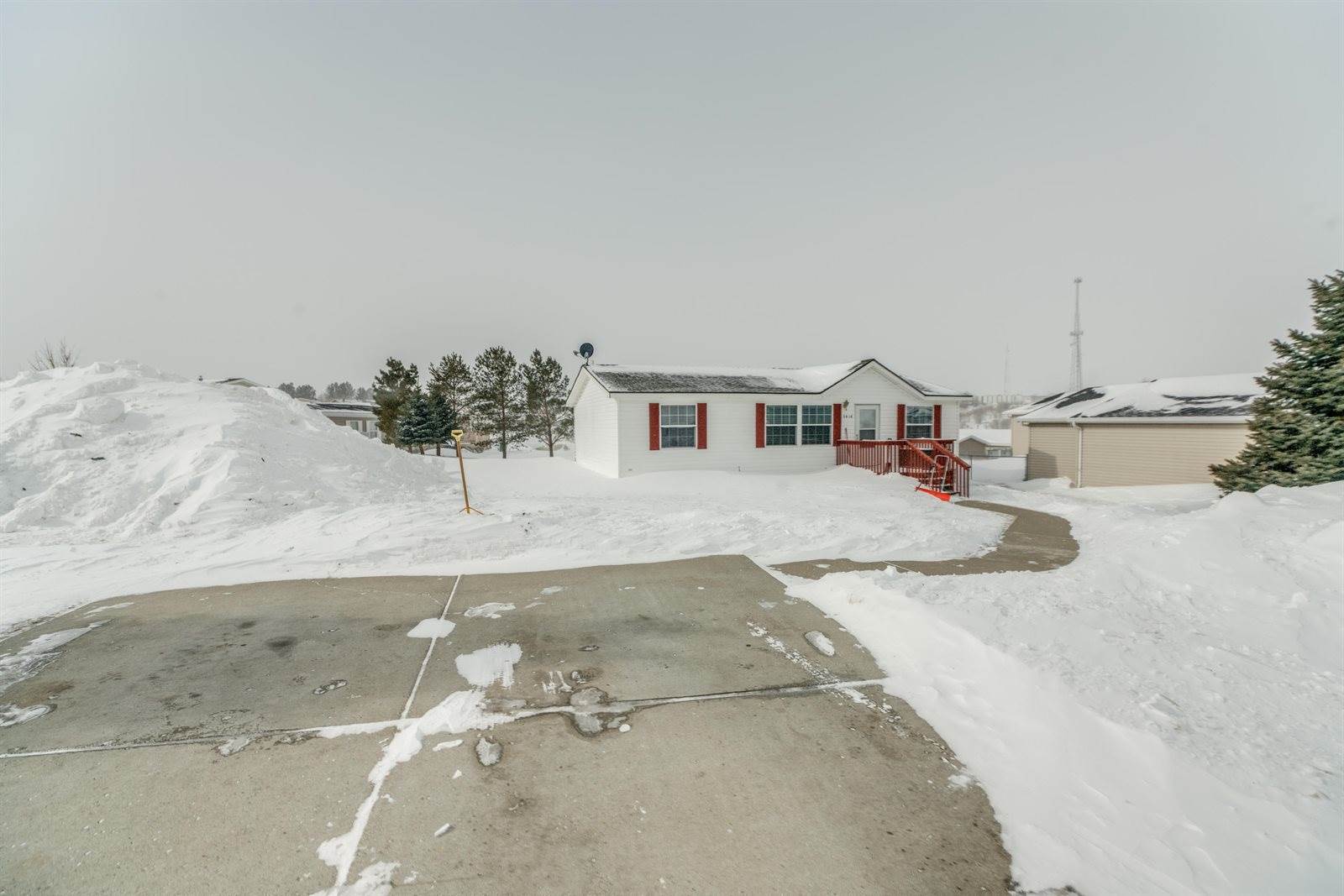 3918 Chandler Lane, Bismarck, ND 58503