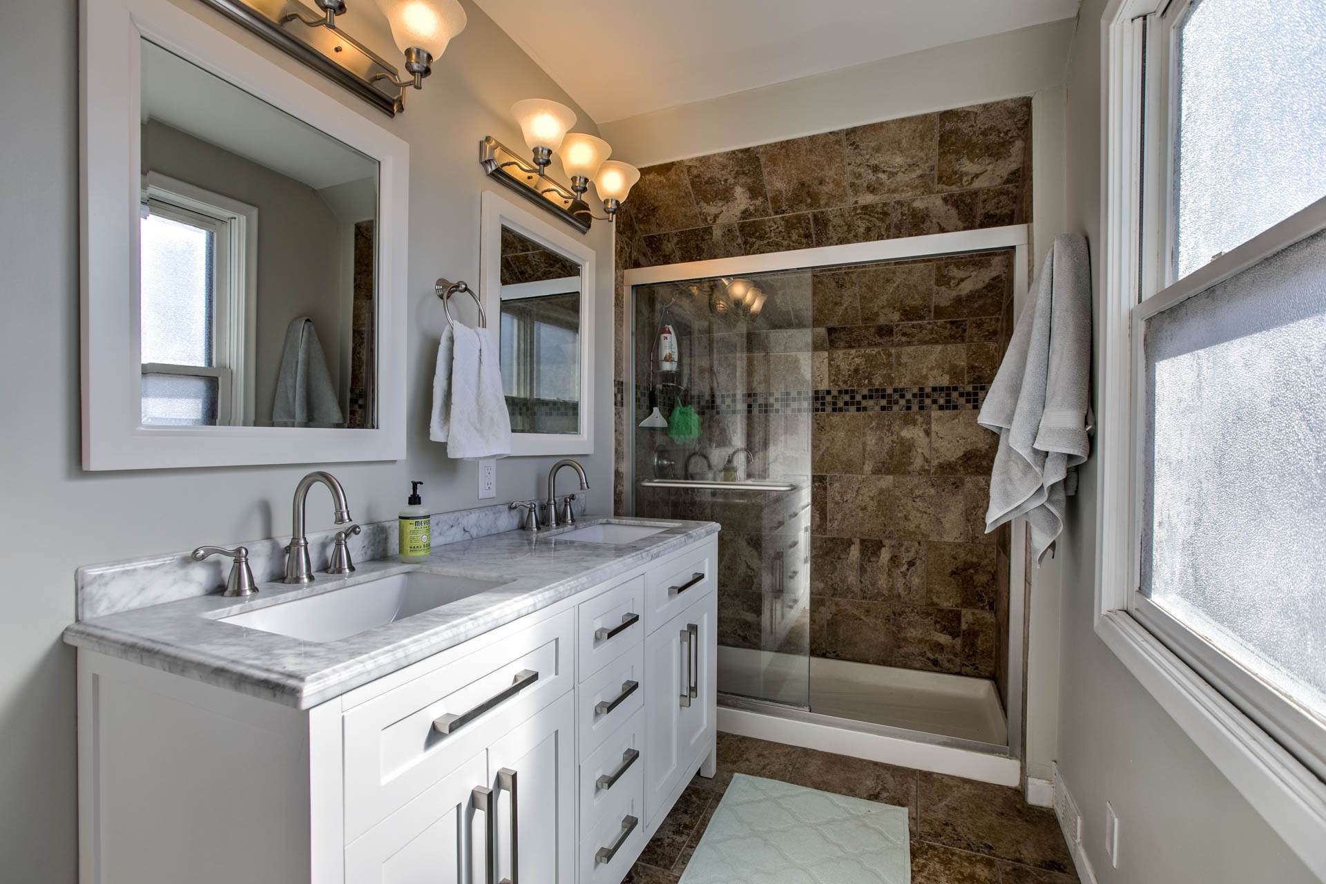 2004 N 51 Street, Omaha, NE 68104