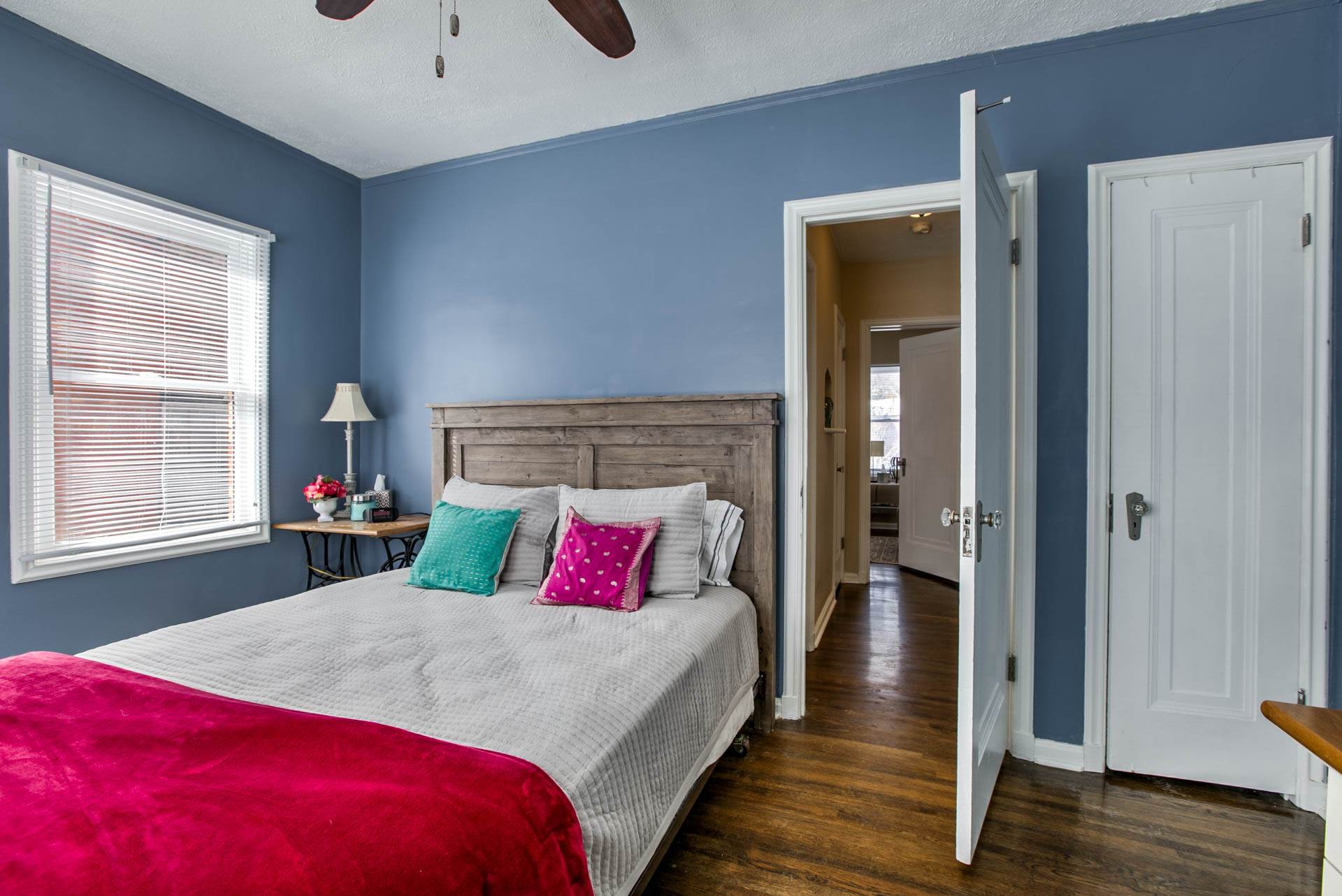 2004 N 51 Street, Omaha, NE 68104