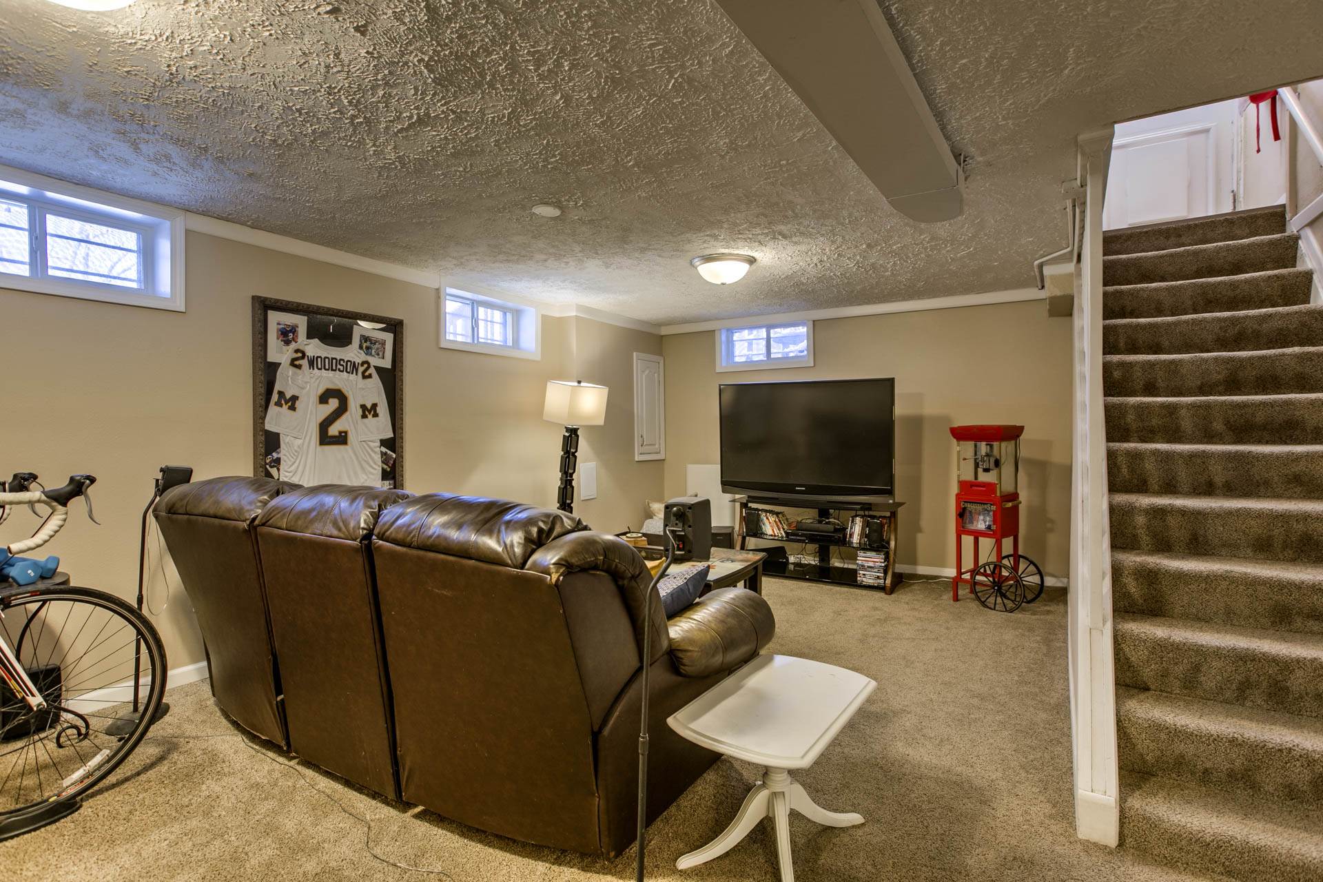 2004 N 51 Street, Omaha, NE 68104