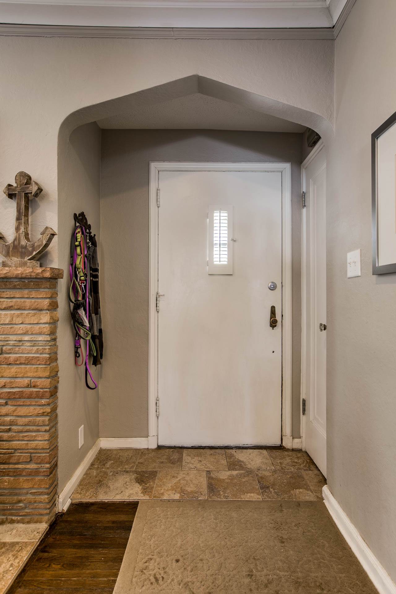 2004 N 51 Street, Omaha, NE 68104