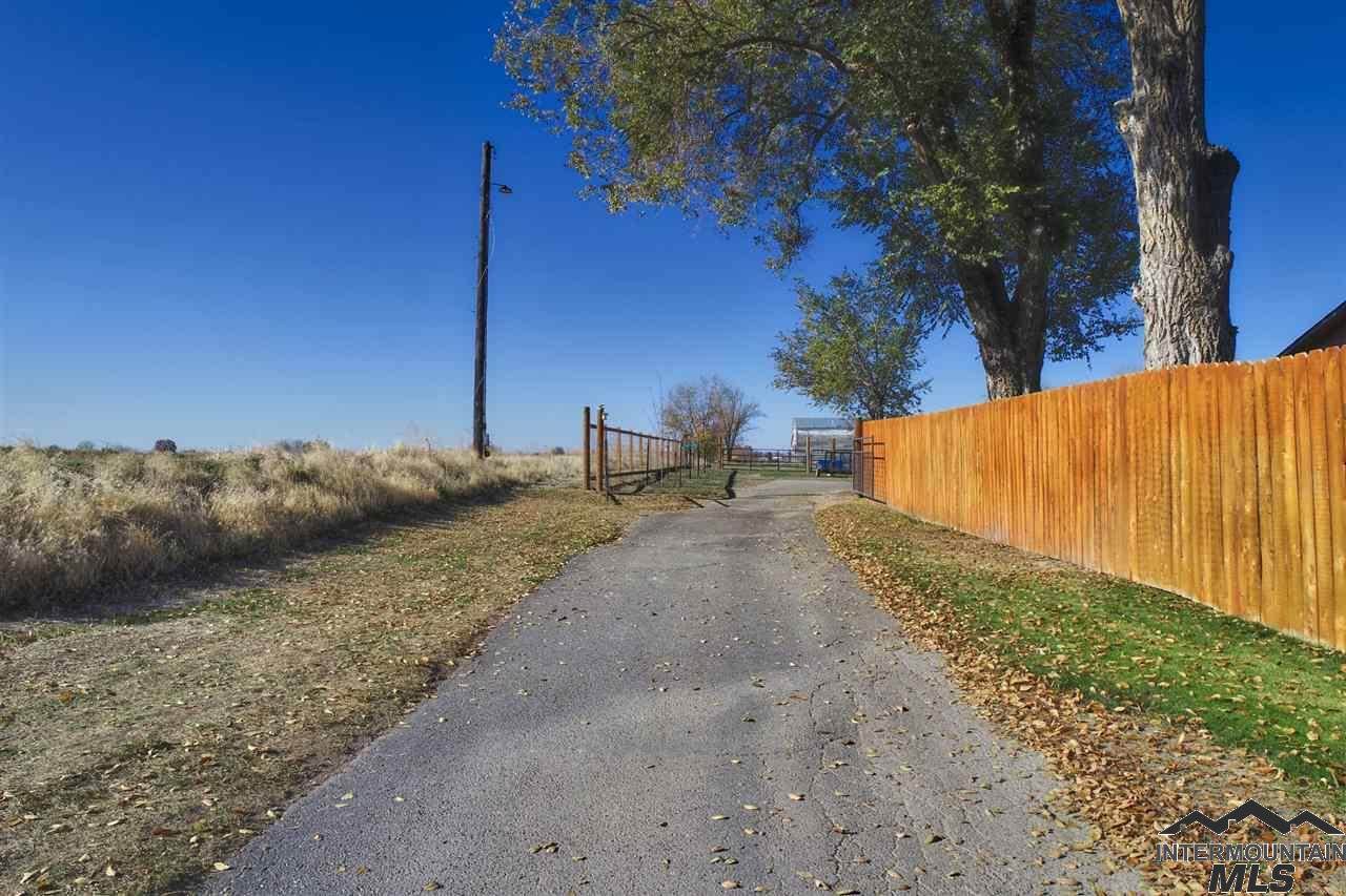 24757 Cemetery Road, Middleton, ID 83644