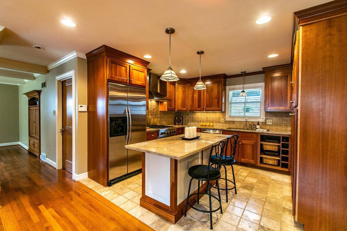 2651 North Star Road, Upper Arlington, OH 43221