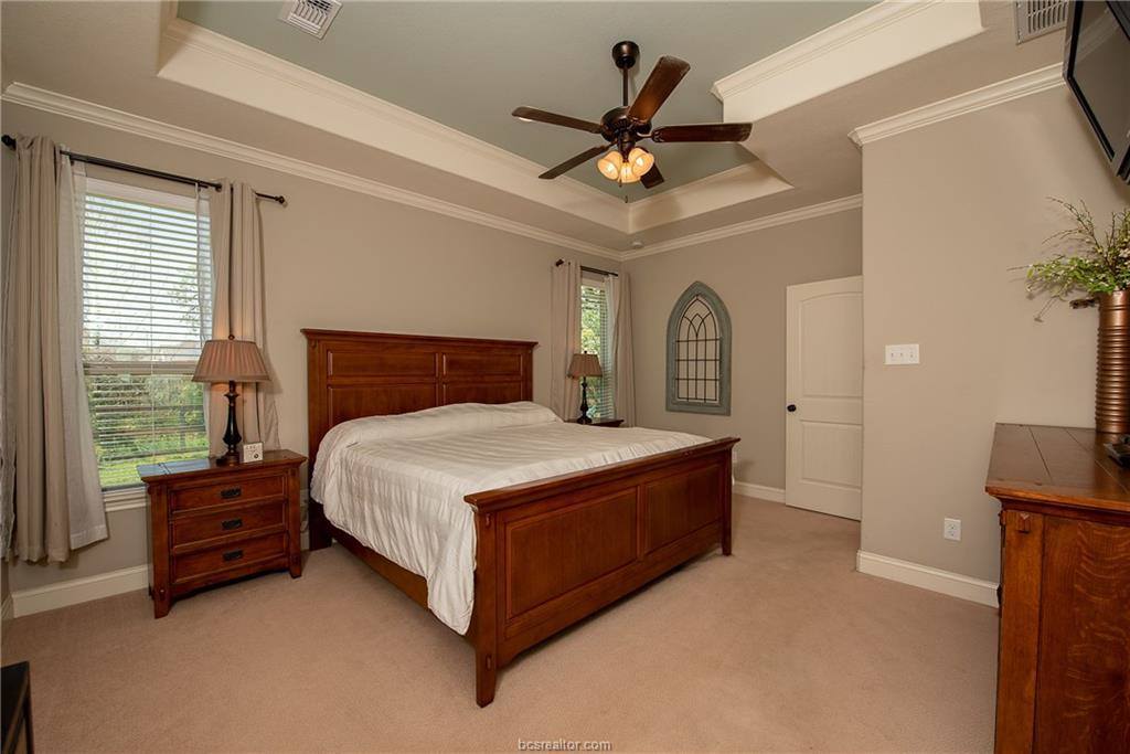 2400 Palm Court, College Station, TX 77845