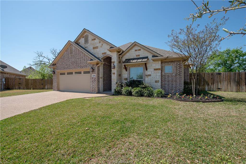 2400 Palm Court, College Station, TX 77845