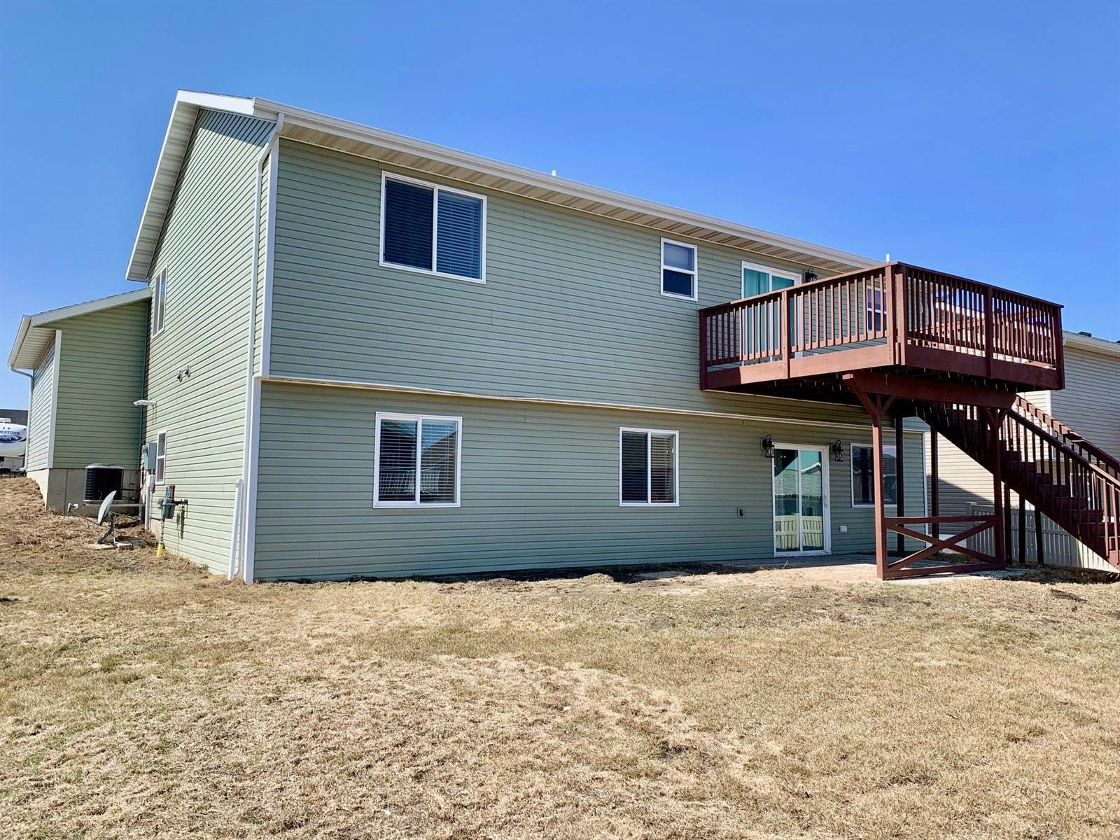 4805 Weyburn Drive, Bismarck, ND 58503