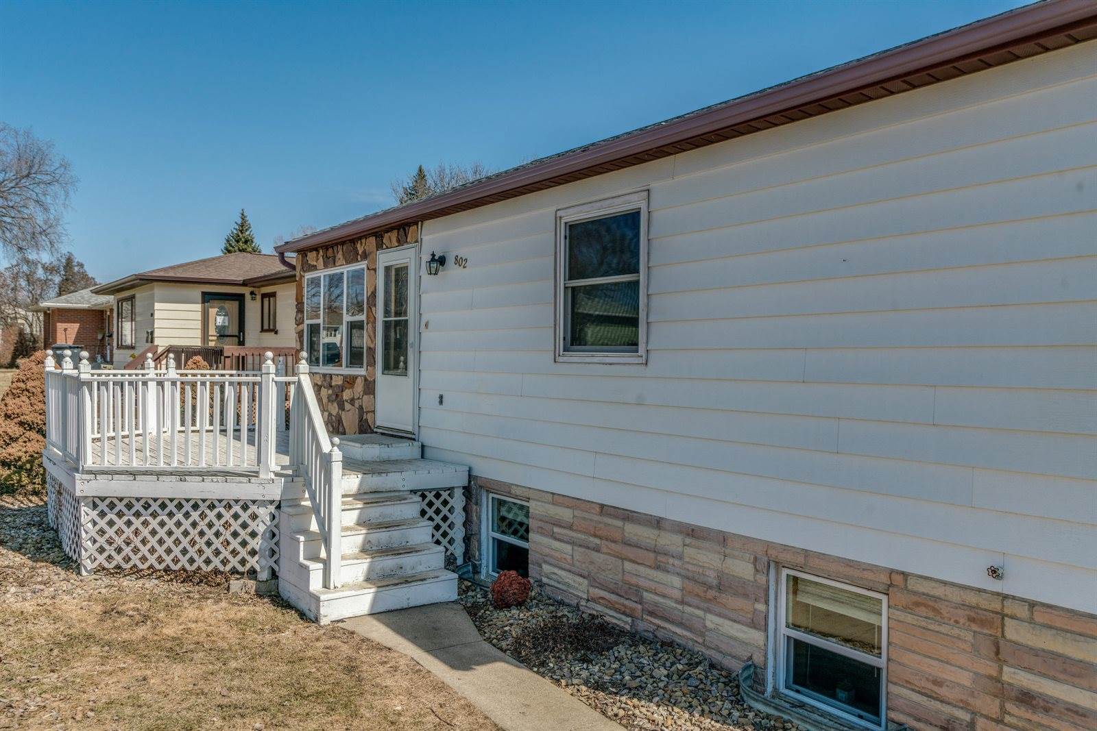 802 2nd Avenue NW, Mandan, ND 58554