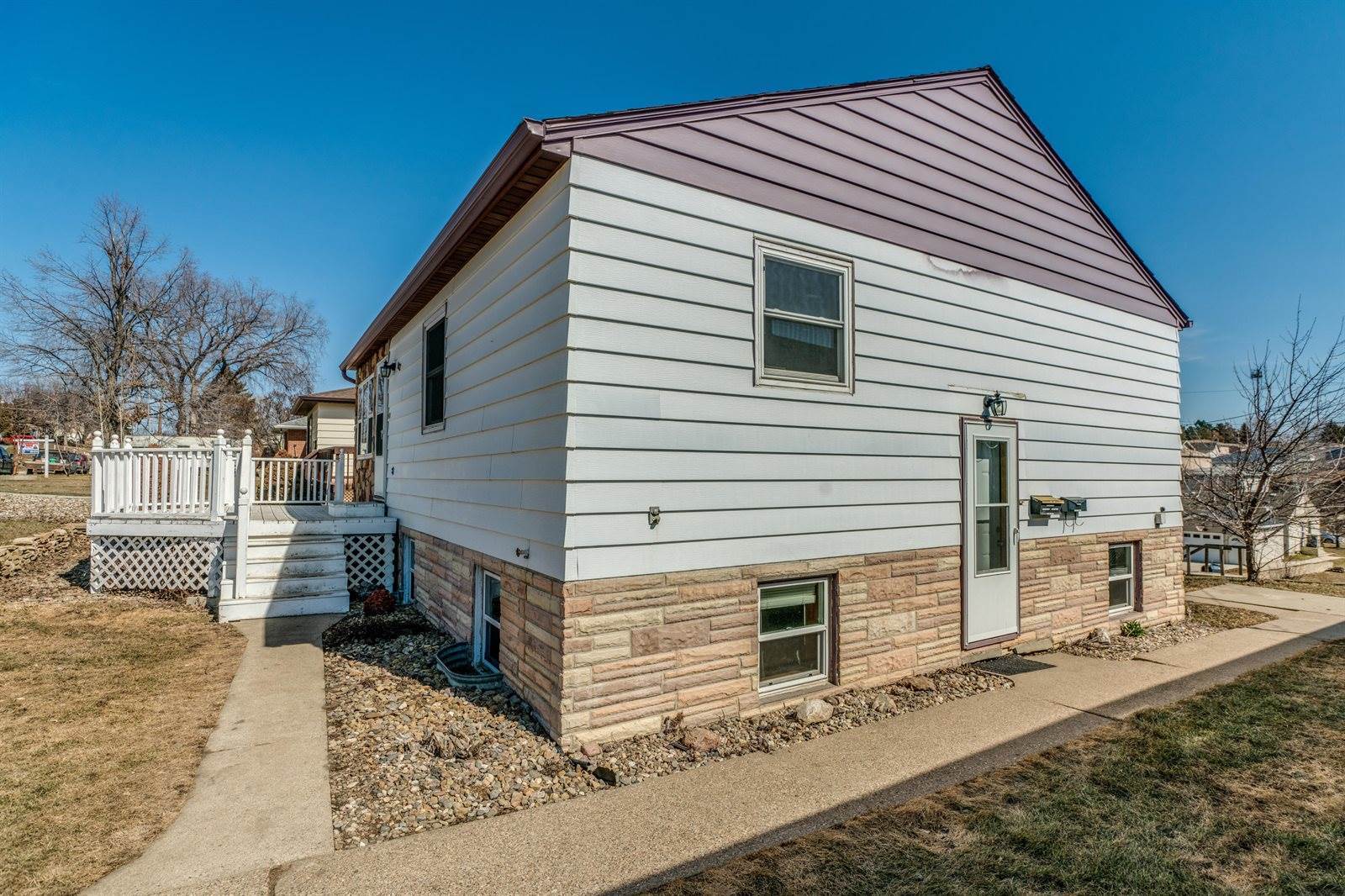 802 2nd Avenue NW, Mandan, ND 58554