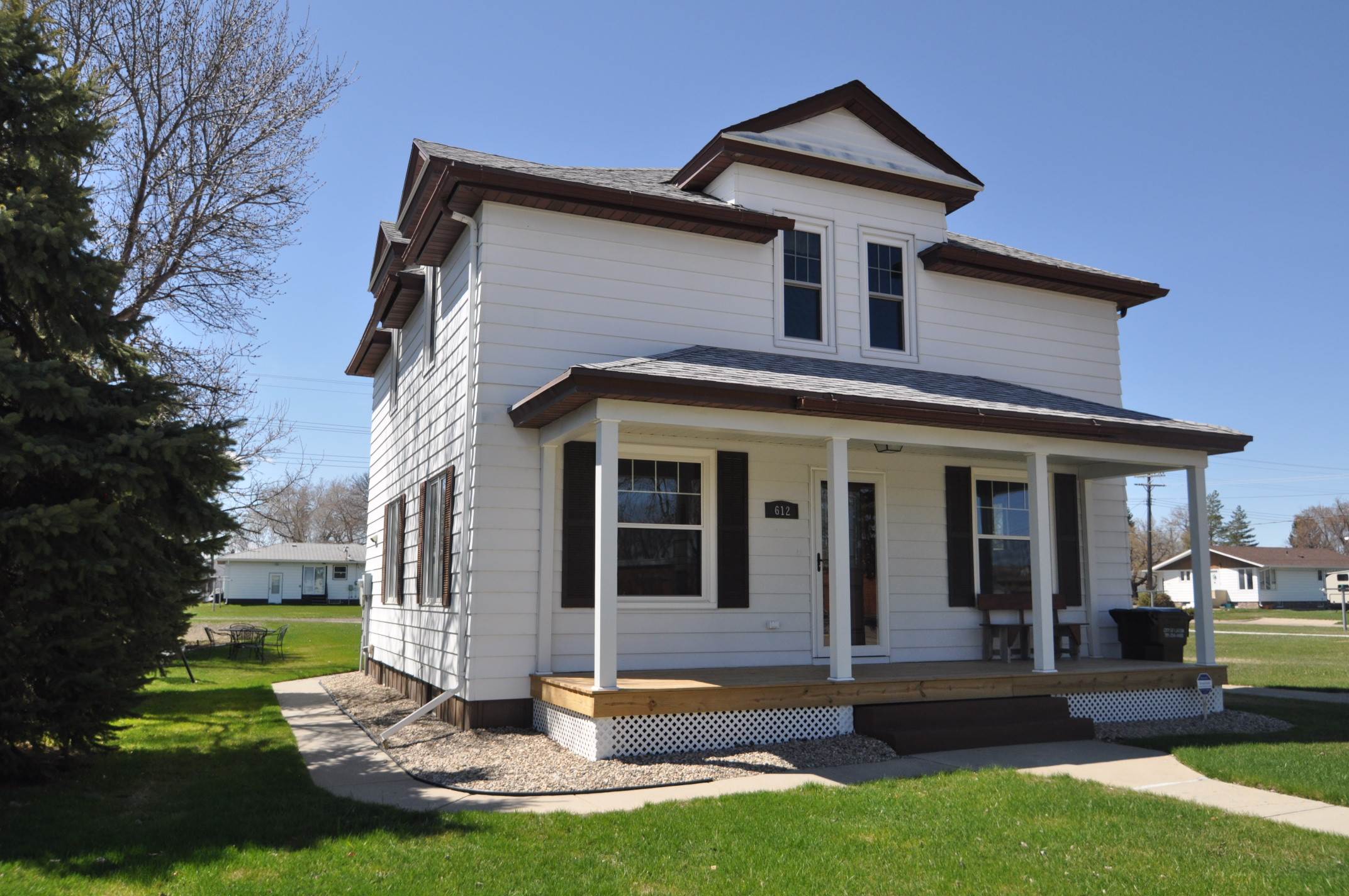 612 Broadway North, Linton, ND 58552