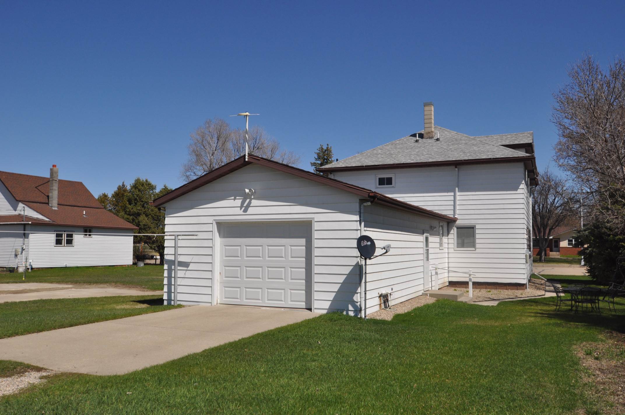 612 Broadway North, Linton, ND 58552