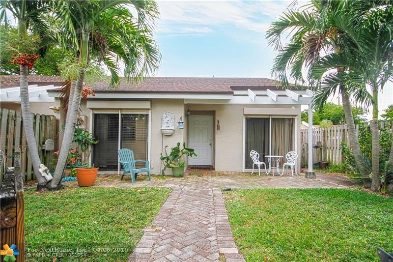 4940 East Lakes Dr, Deerfield Beach, FL 33064