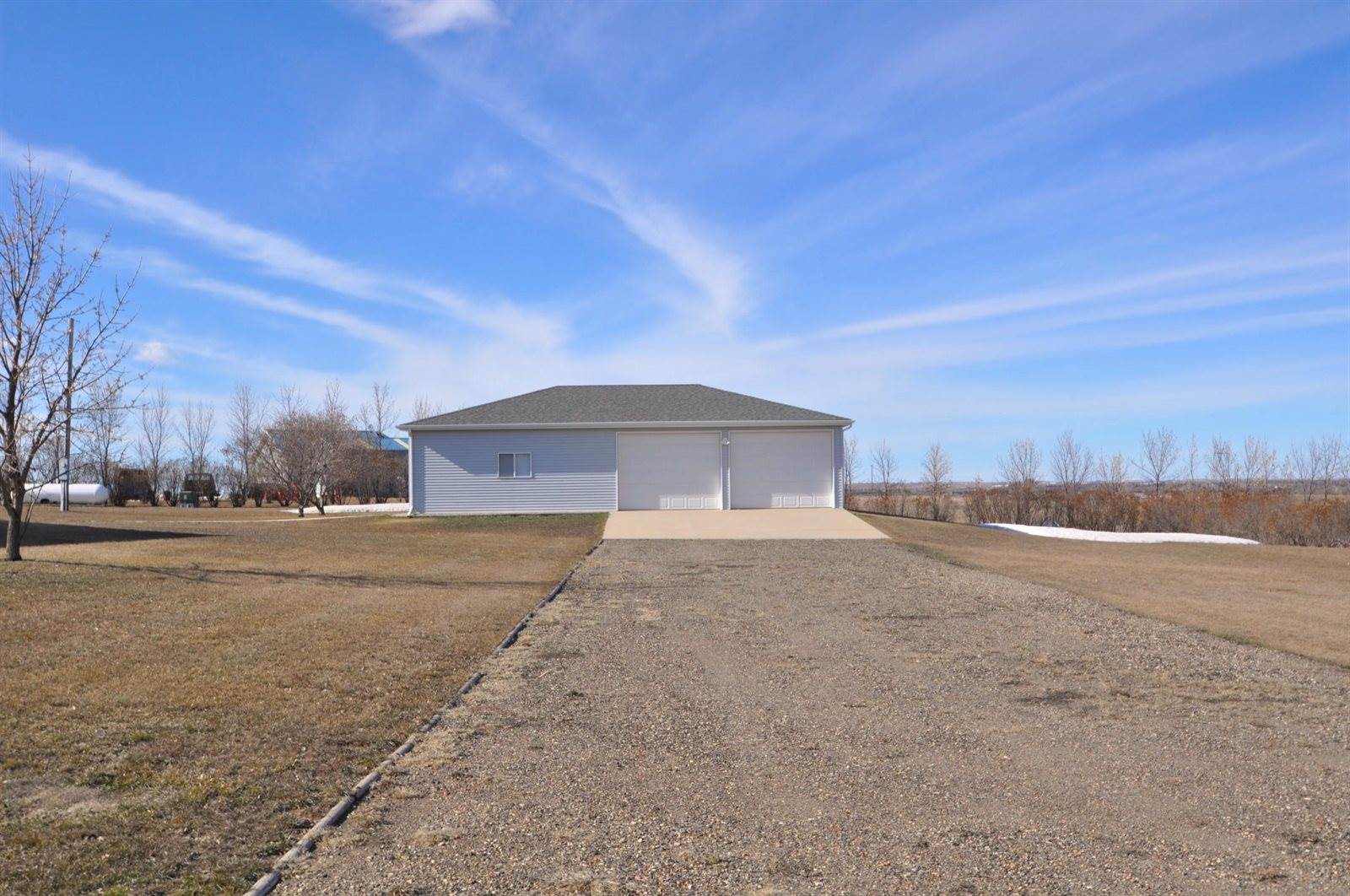 8220 Irish Lane, Bismarck, ND 58504