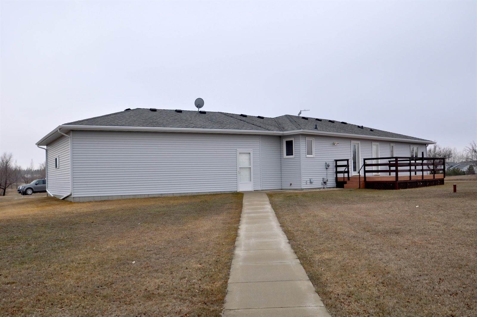 8220 Irish Lane, Bismarck, ND 58504