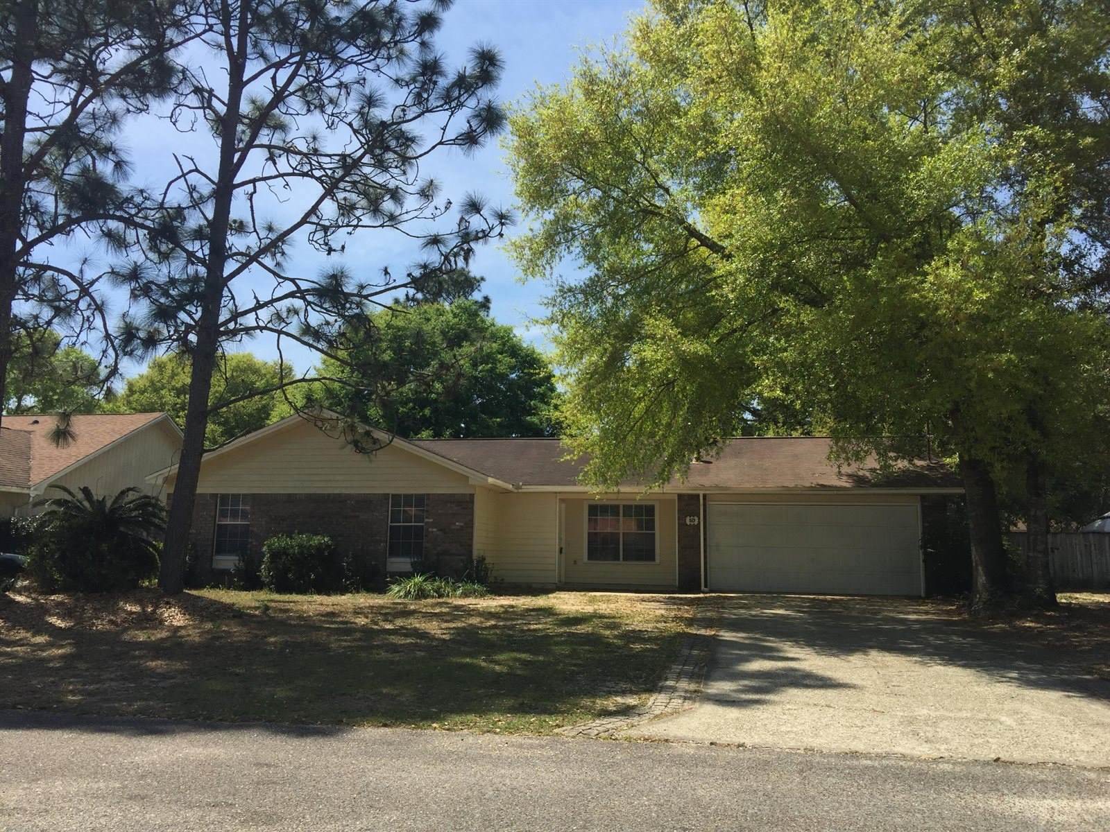 50 Abbey Road, Crestview, FL 32539