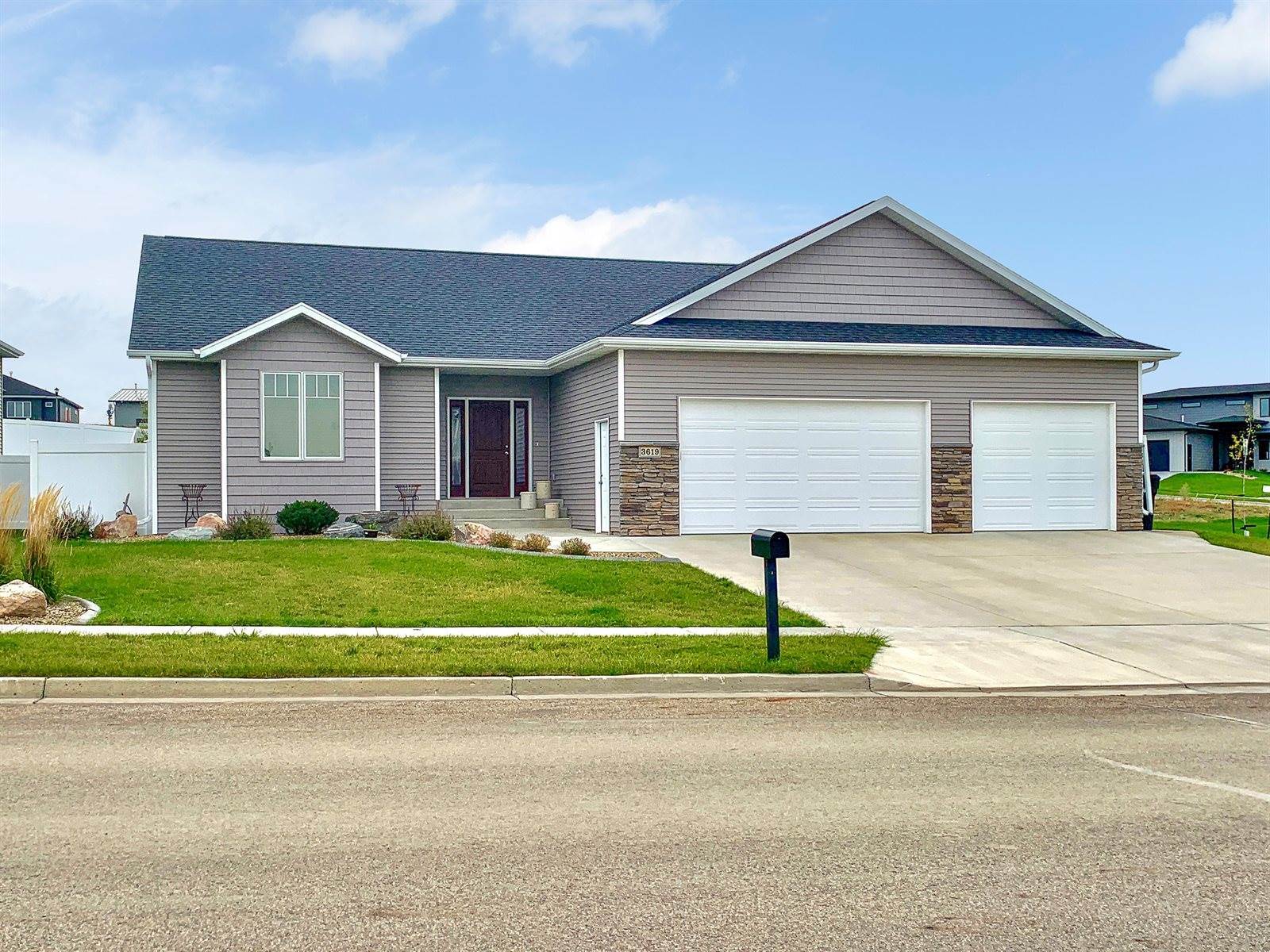 3619 High Creek Road, Bismarck, ND 58503