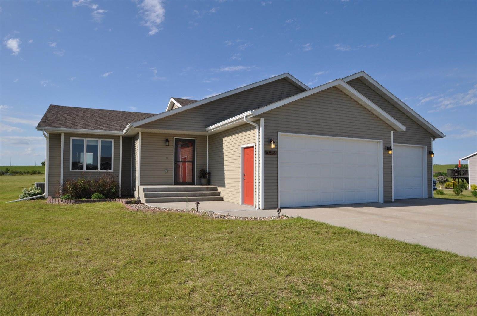 5918 Kayley Drive, Bismarck, ND 58504