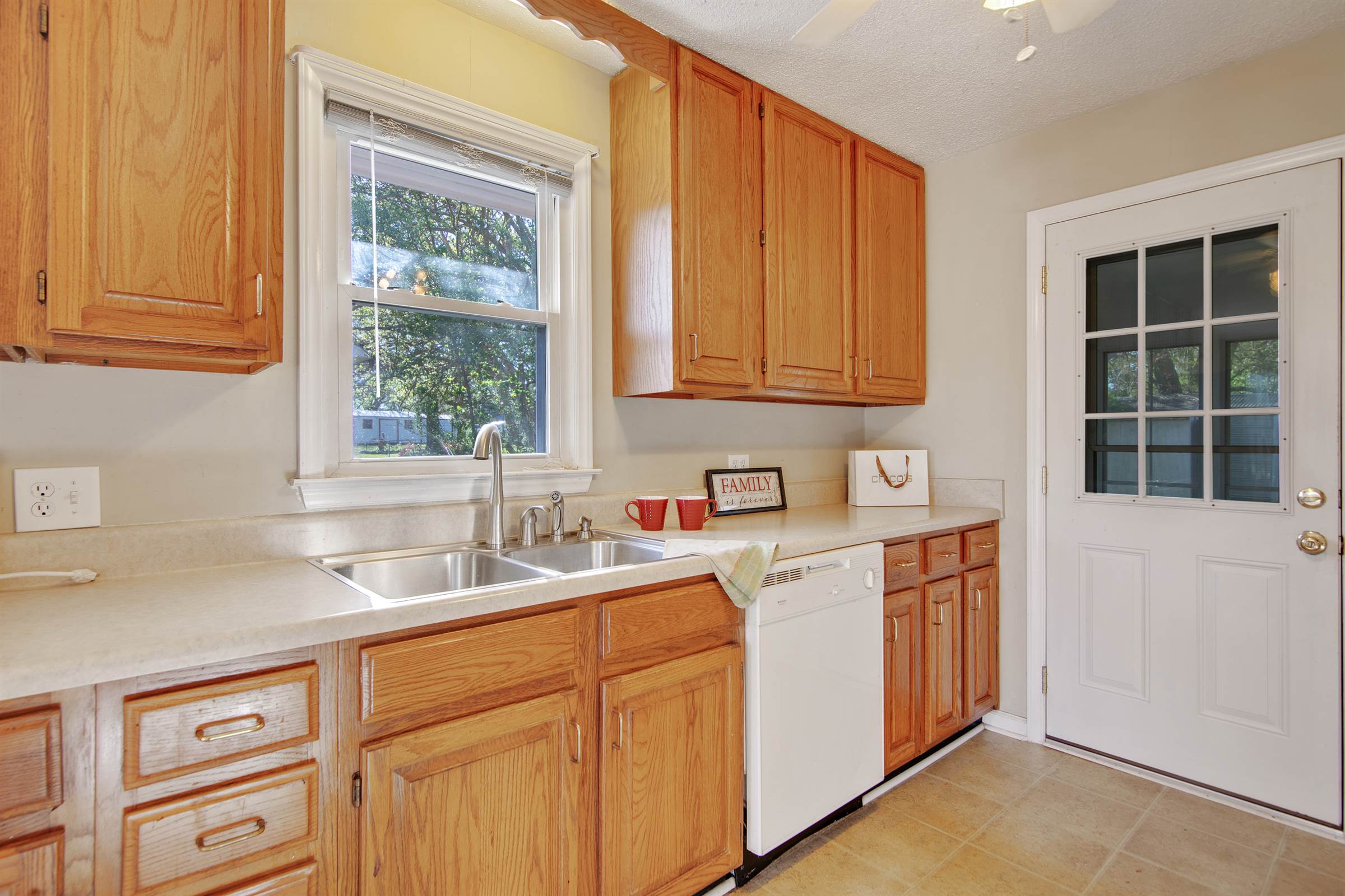 717 Tupelo Circle, Fayetteville, NC 28304