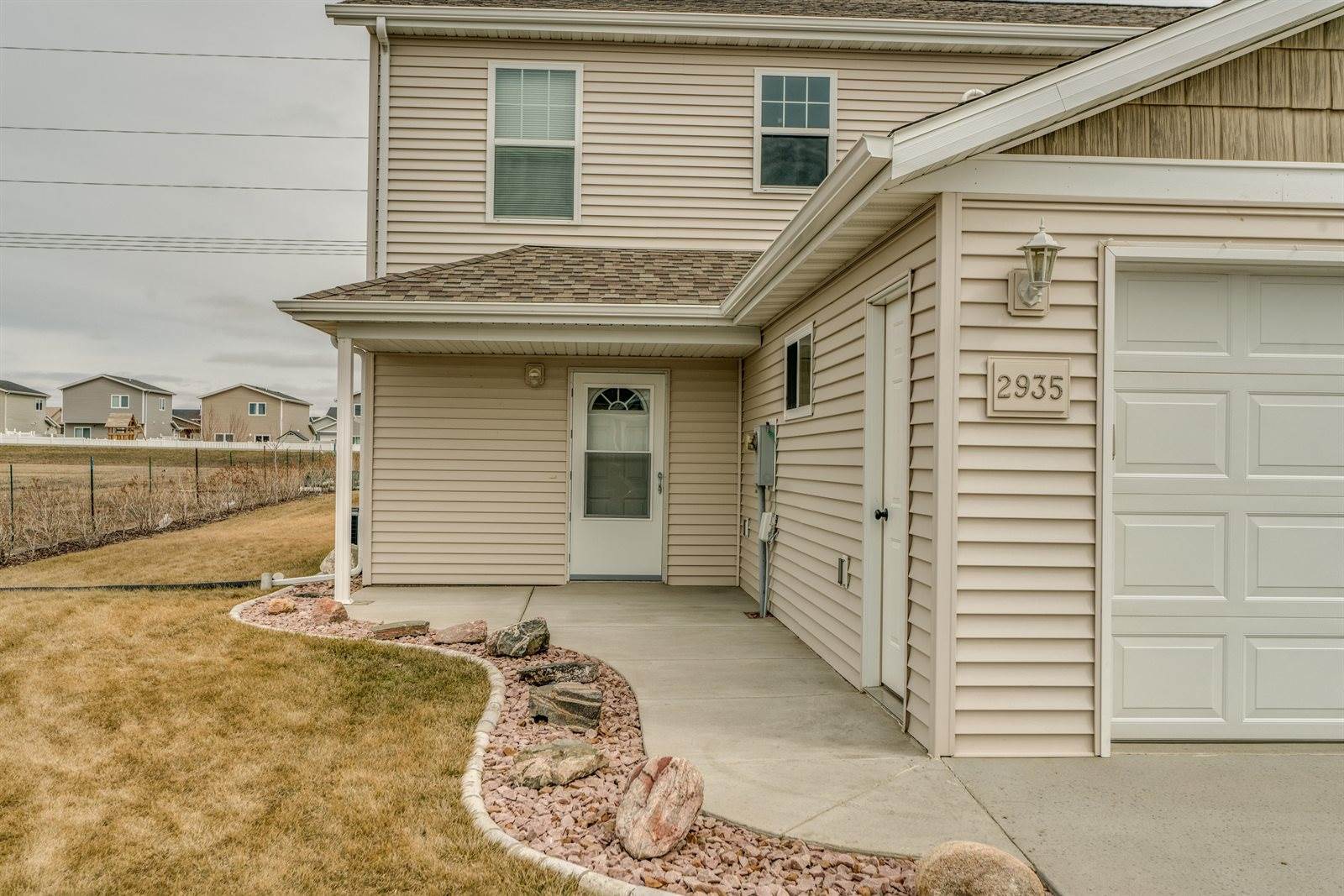 2935 Mccurry Way, Lincoln, ND 58504