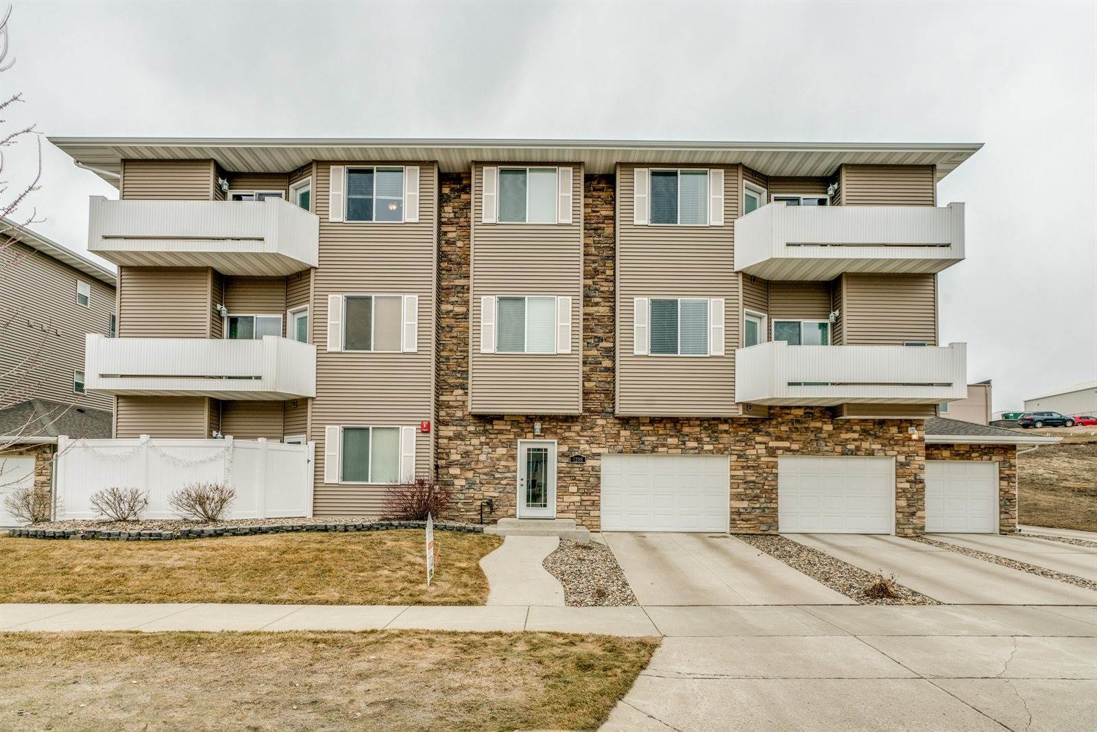 1208 W Owens Ave, Unit 8, Bismarck, ND 58501