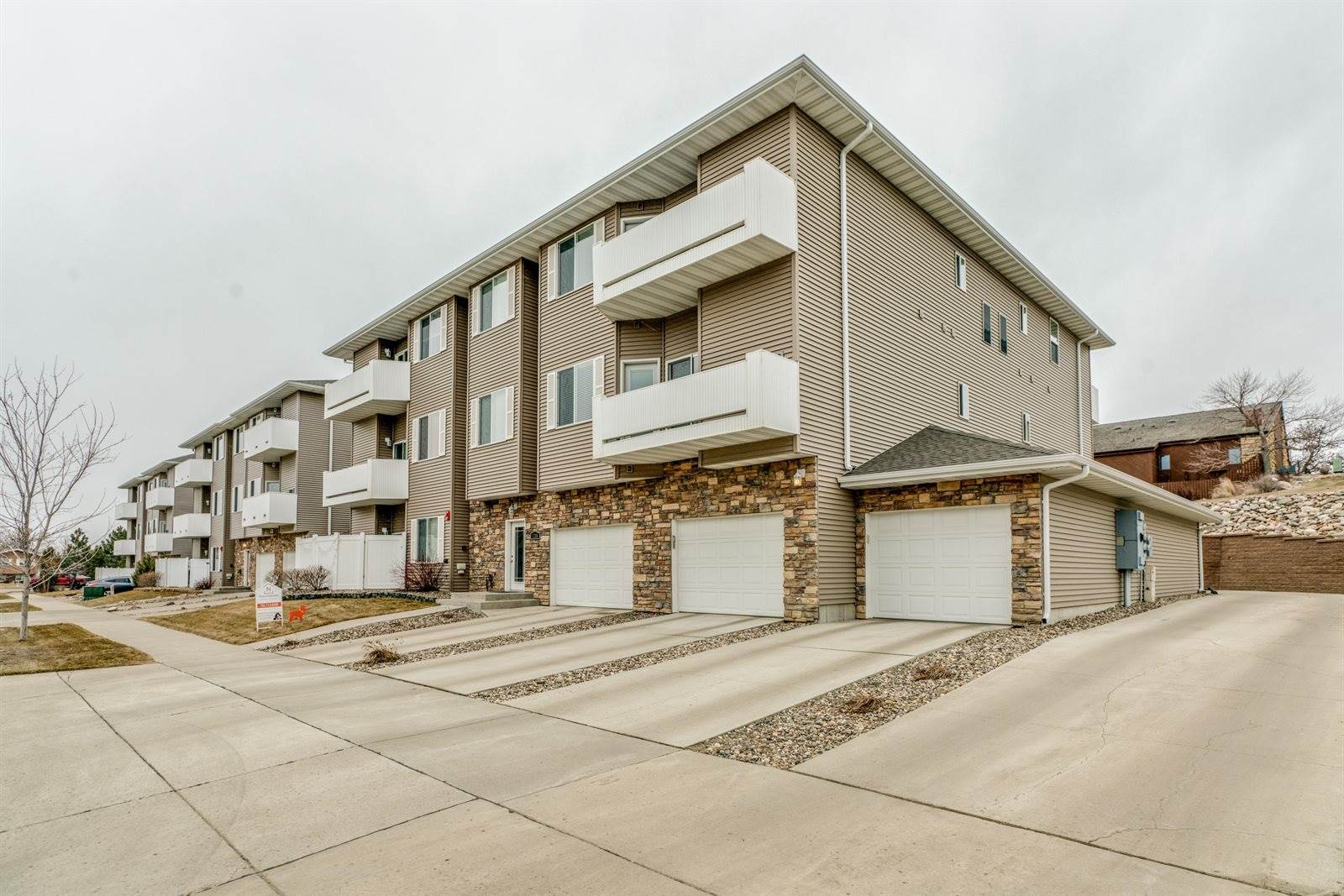 1208 W Owens Ave, Unit 8, Bismarck, ND 58501