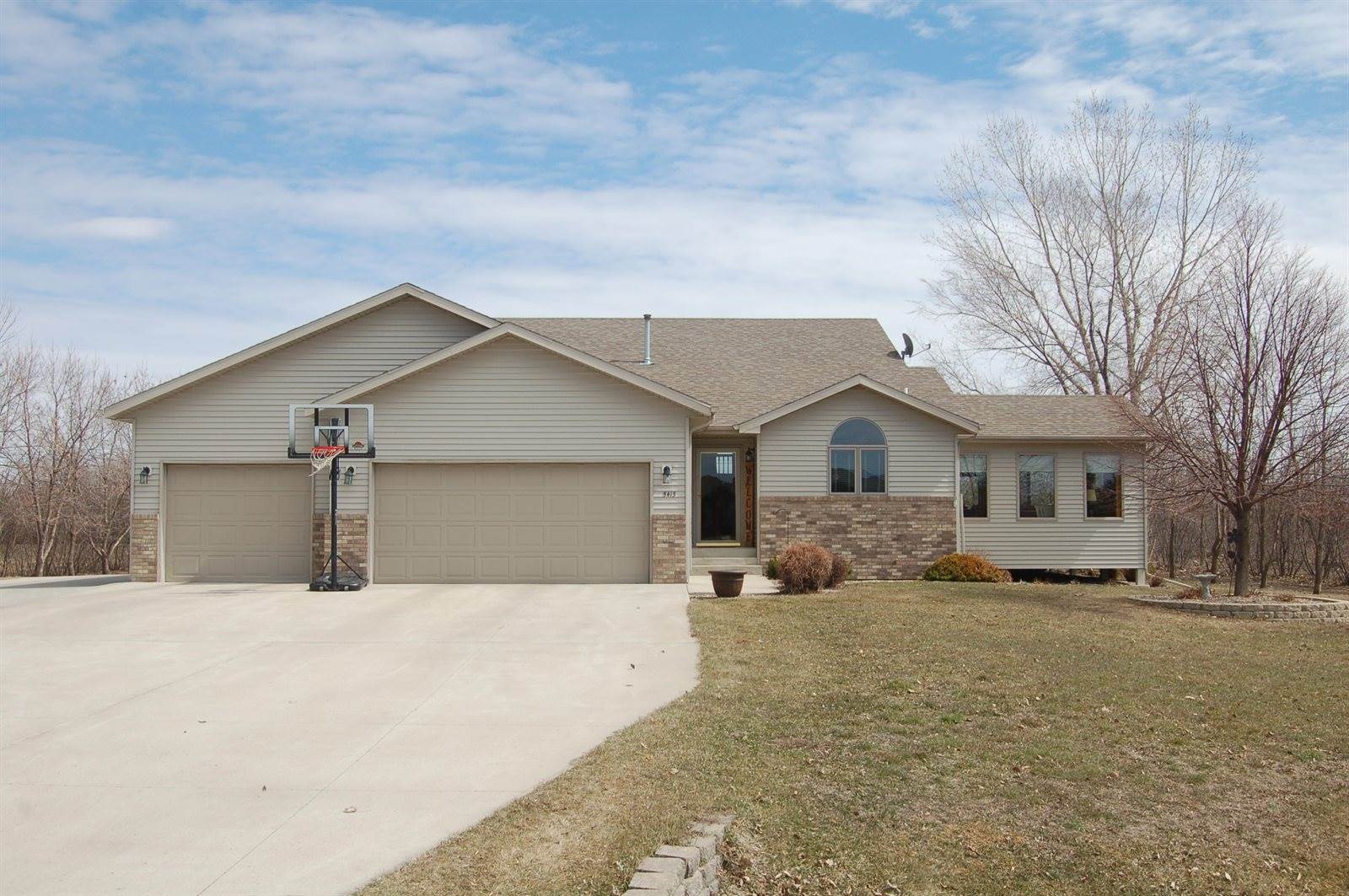 5415 Walker Drive, Bismarck, ND 58504