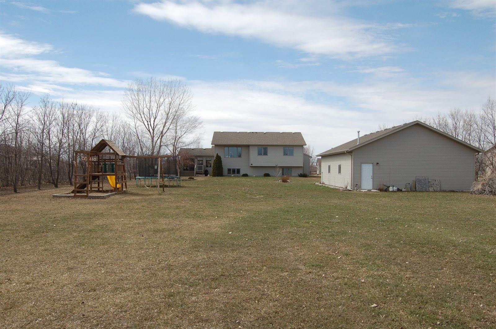 5415 Walker Drive, Bismarck, ND 58504