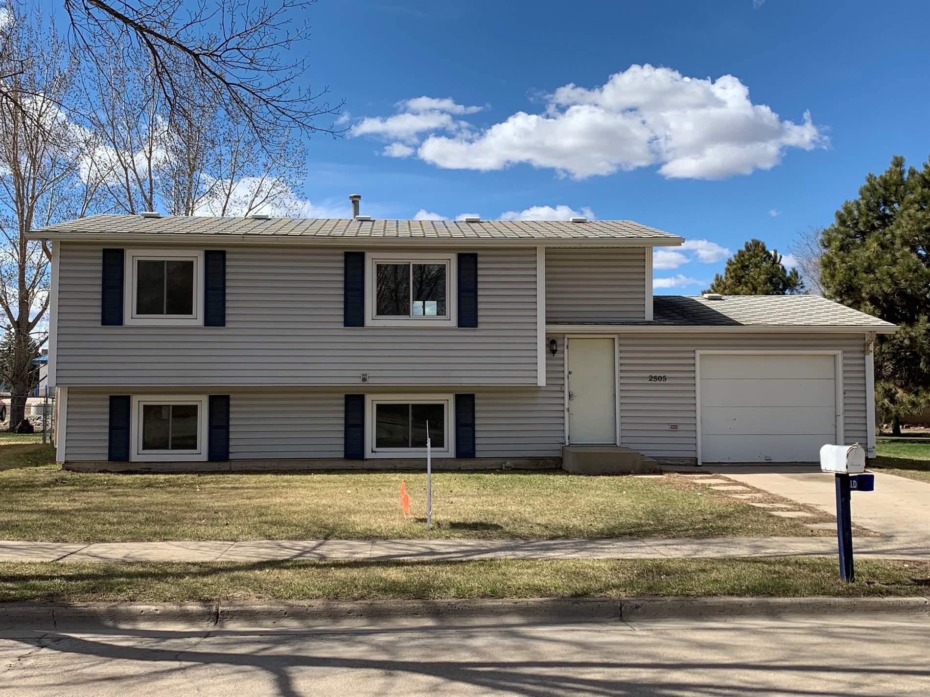 2505 University Ave, Williston, ND 58801