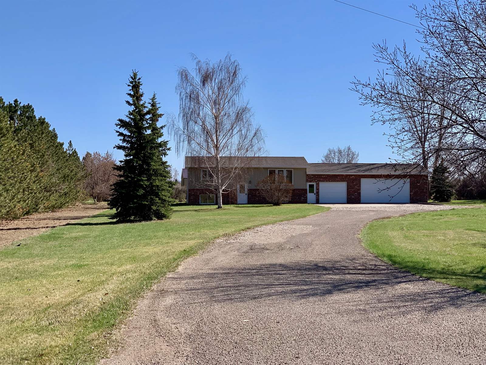 71 72nd St East, Williston, ND 58801