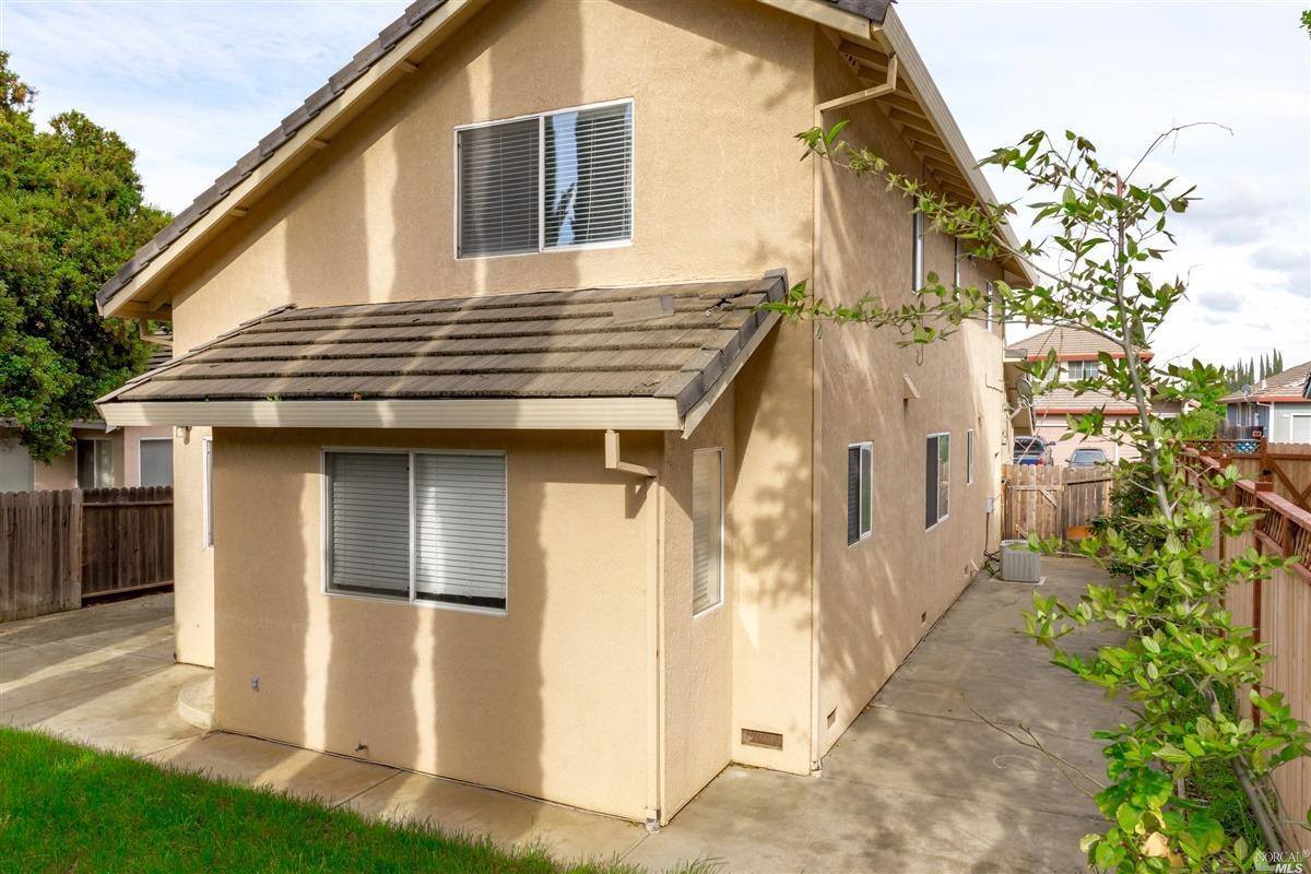 1106 Araquipa Court, Vacaville, CA 95687