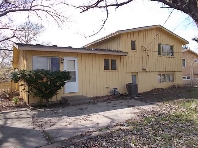 2842 SW McAlister AVE, Topeka, KS 66618