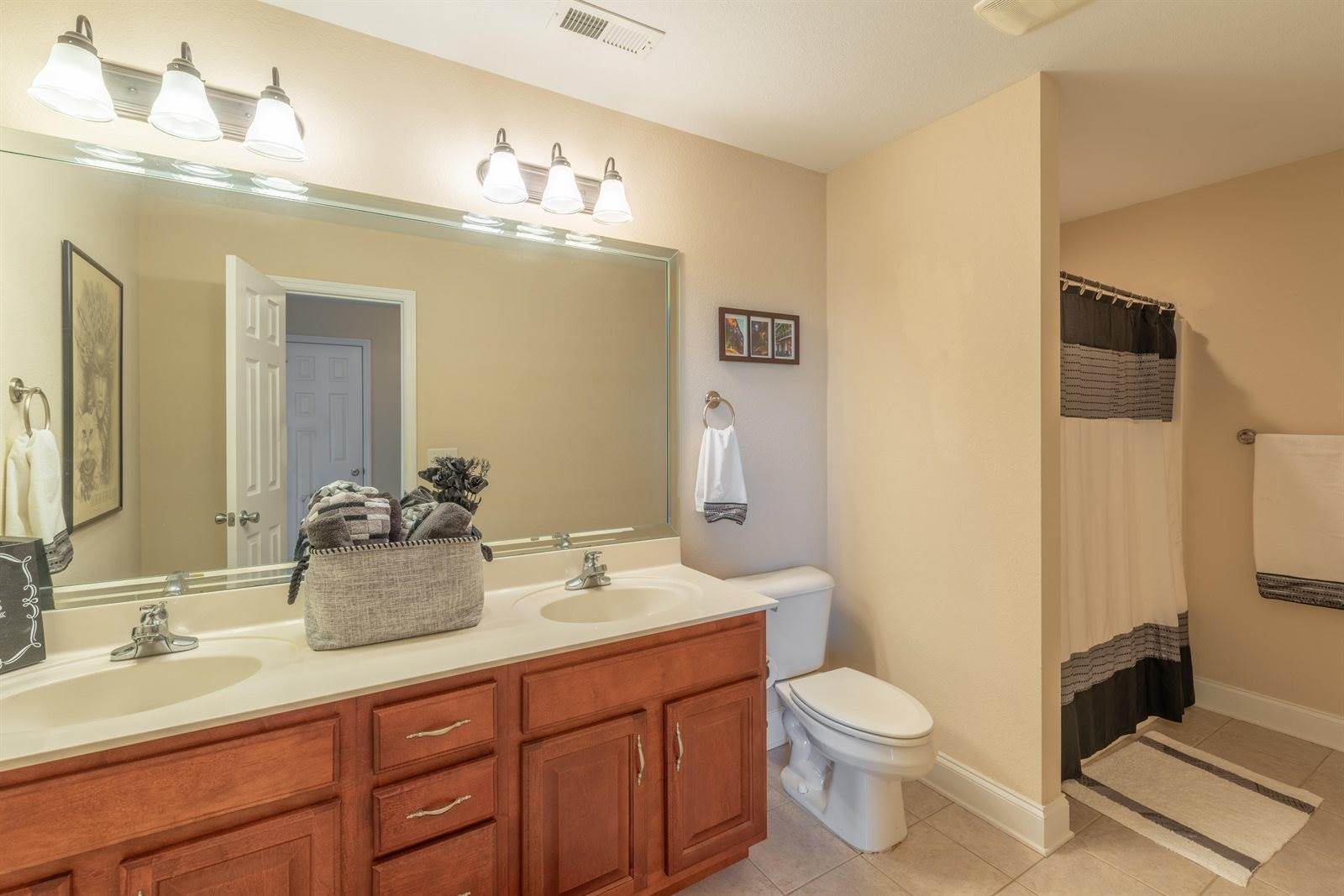 215 Play House Dr, Ringgold, GA 30736