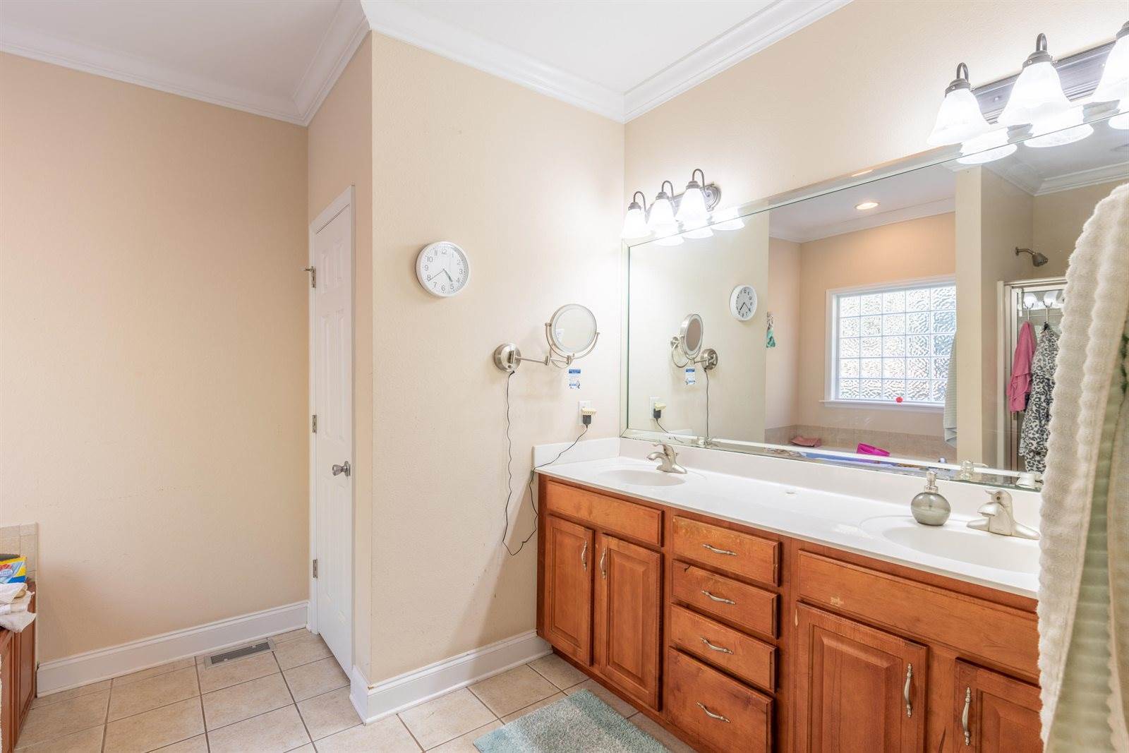 215 Play House Dr, Ringgold, GA 30736