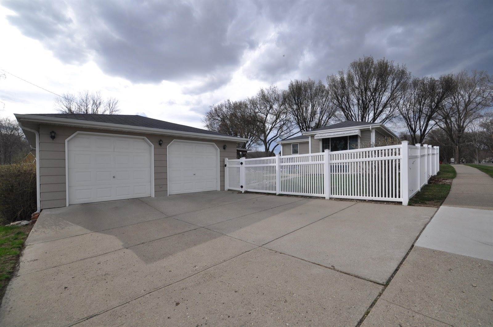 211 Cheyenne Avenue, Bismarck, ND 58501