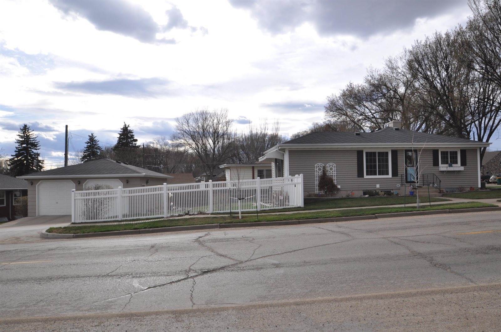 211 Cheyenne Avenue, Bismarck, ND 58501