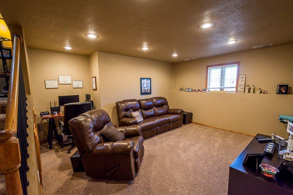 442 Brunswick Drive, Bismarck, ND 58503