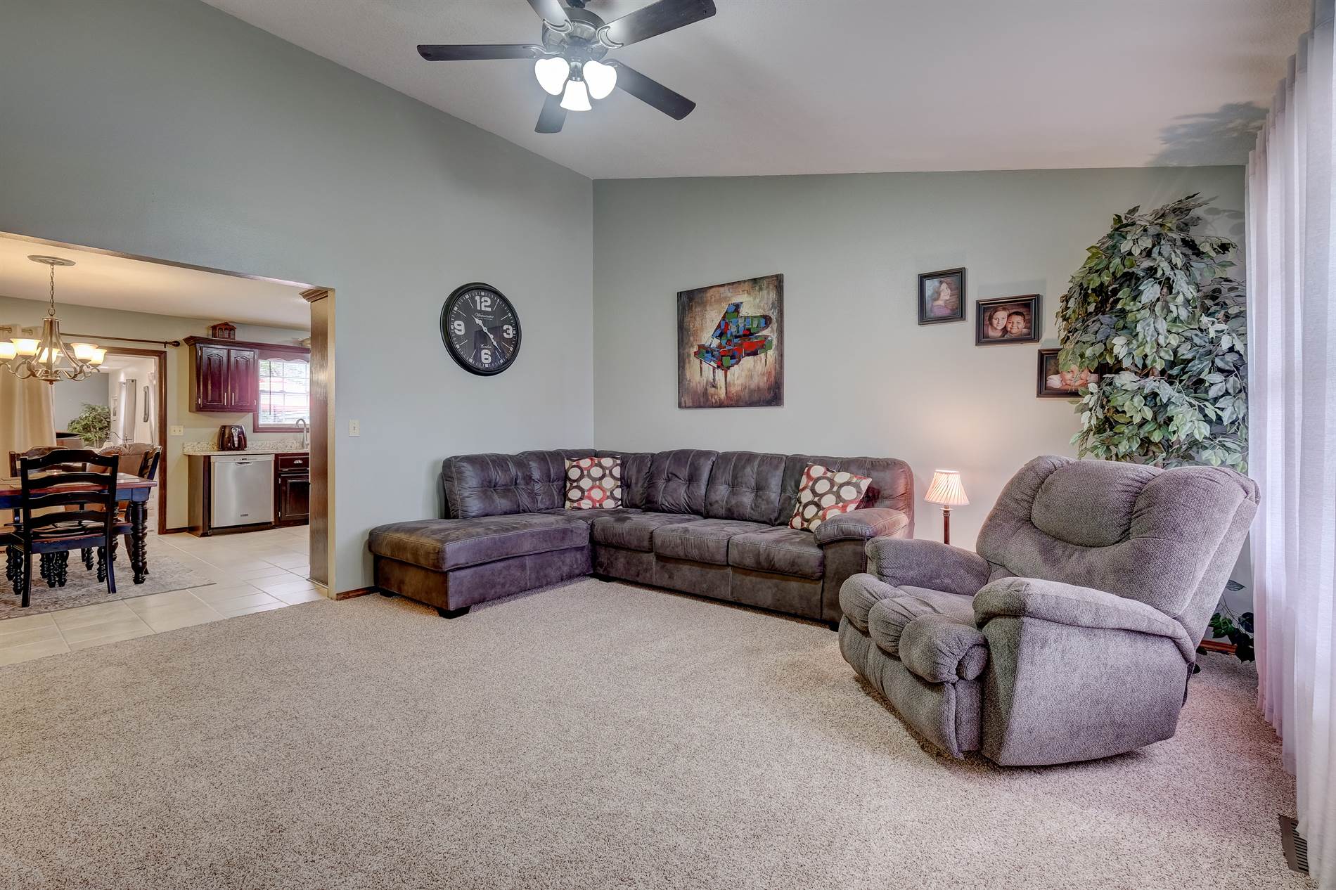 1525 Logan Drive, Webb City, MO 64870