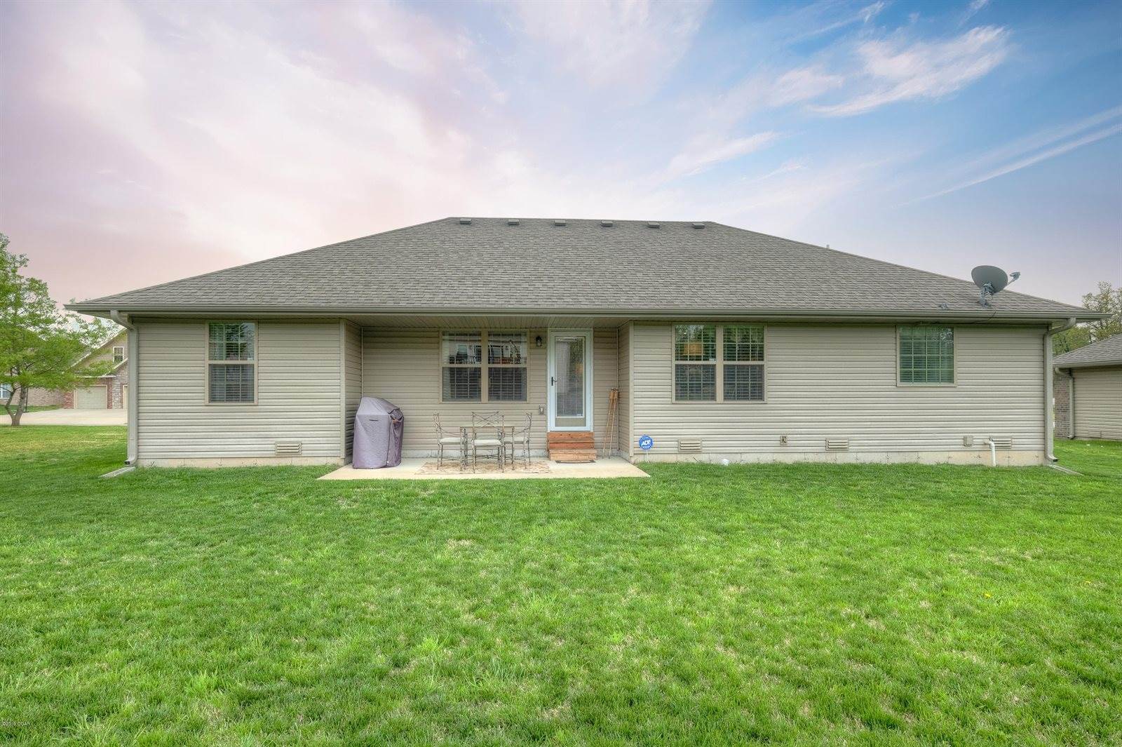 2712 North Highland Avenue, Joplin, MO 64801