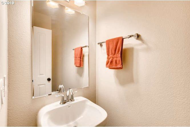 29159 SW Charlotte Ln, Wilsonville, OR 97070