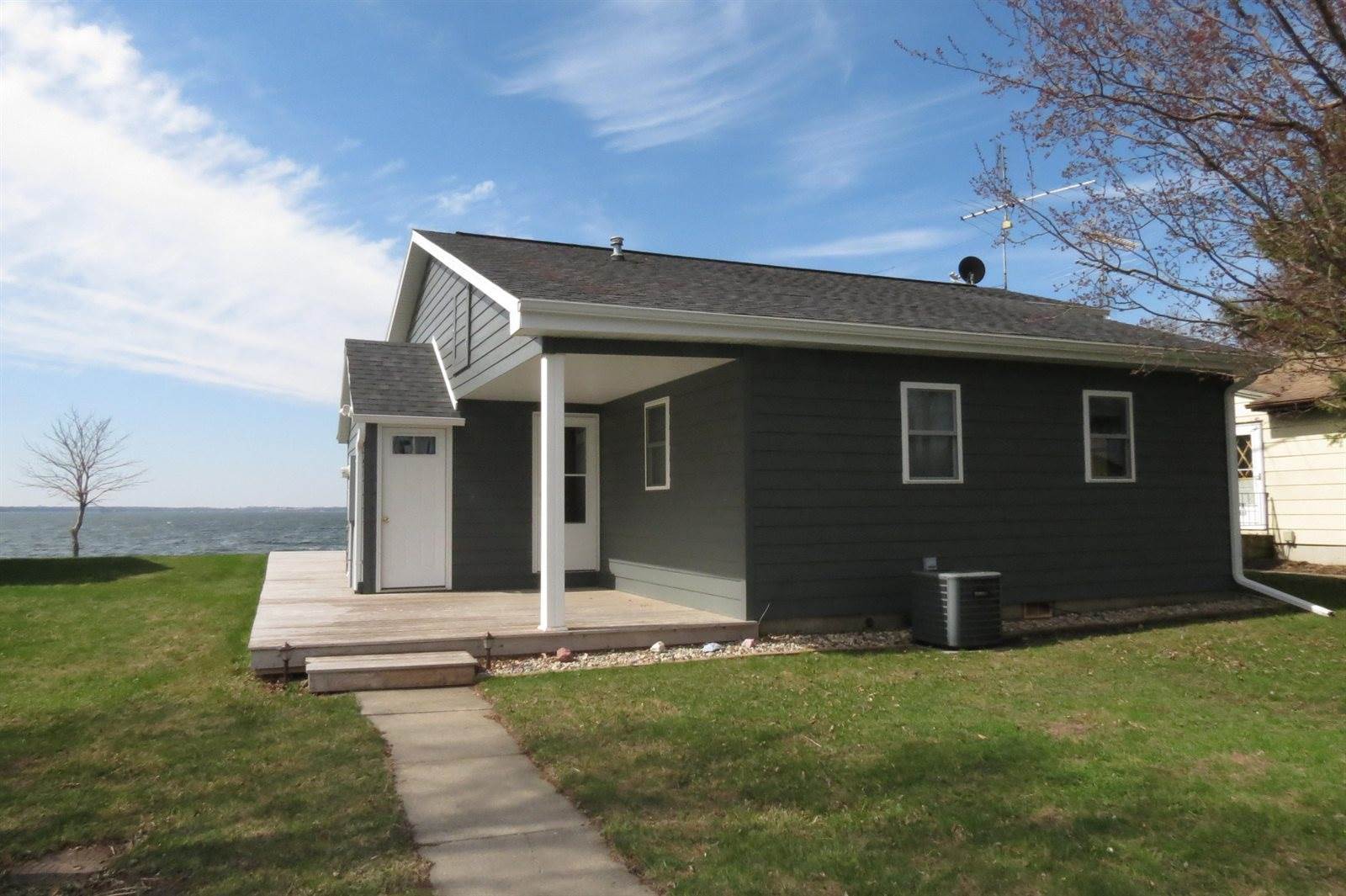 25641 105 Street, Spirit Lake, IA 51360