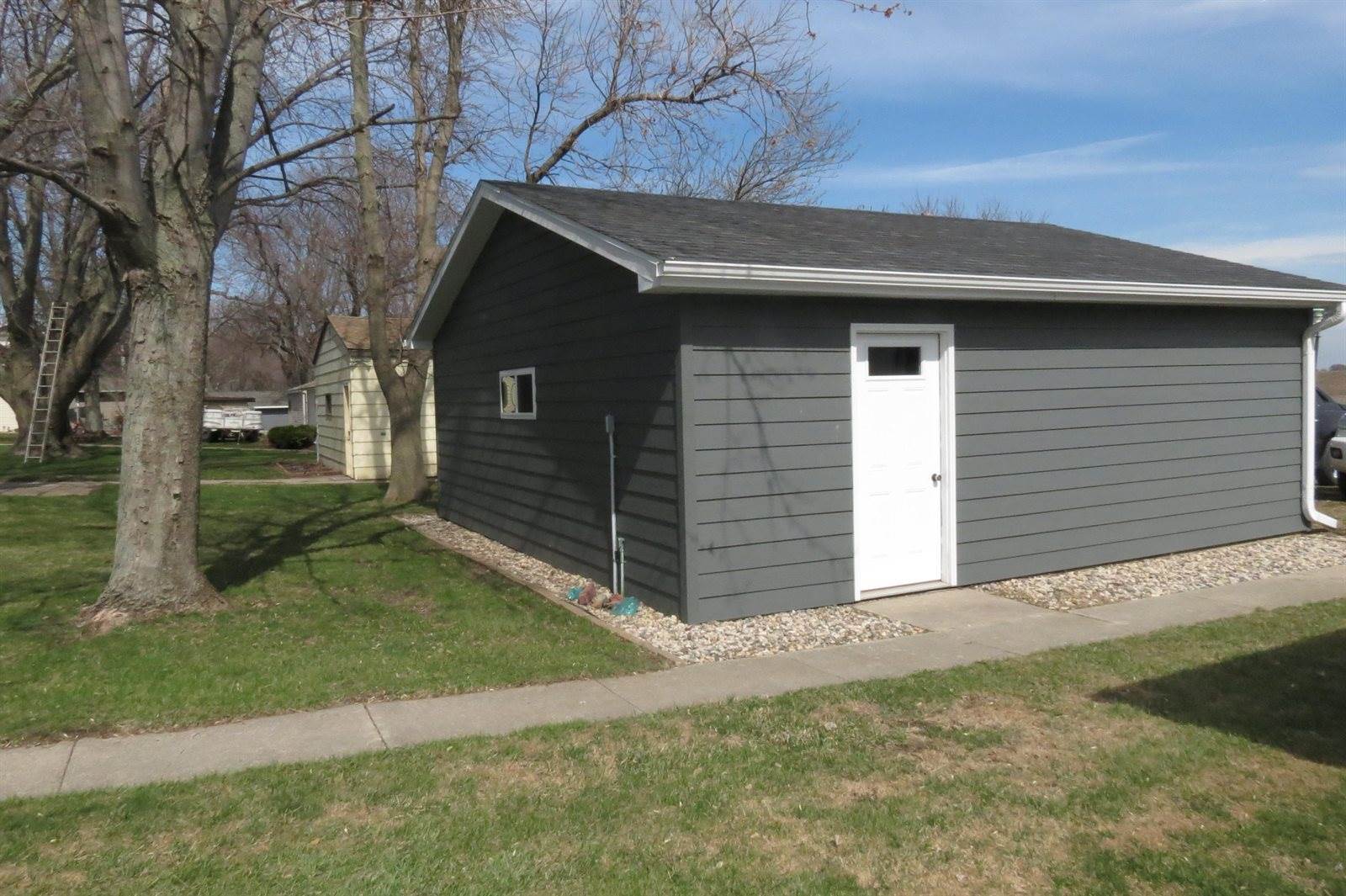 25641 105 Street, Spirit Lake, IA 51360