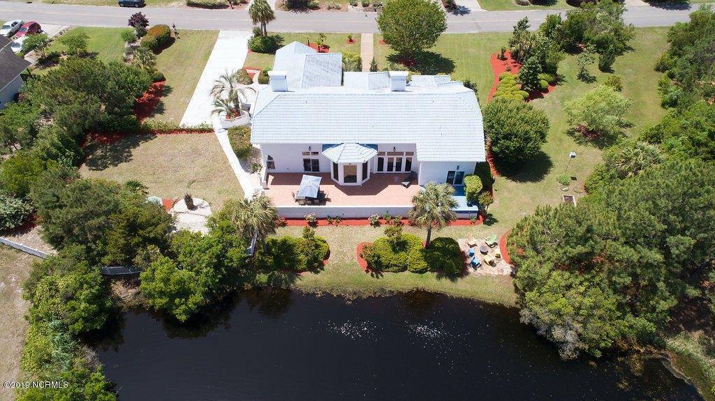 8215 Lakeview Drive, Wilmington, NC 28412